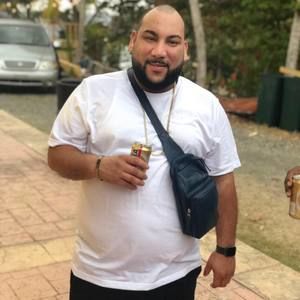 Meet your Posher, Carlos